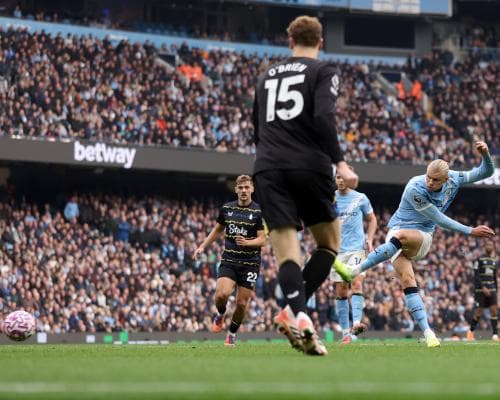 Premier League top scorers 2025-26: who is leading race for golden boot?