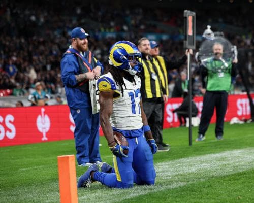 NFL week seven: Eagles beat Vikings, Chiefs crush Raiders and Rams rout Jaguars – as it happened