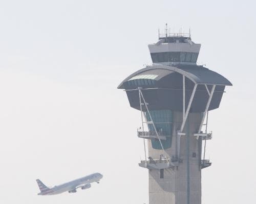 Trump administration warns shutdown could force US airspace closures